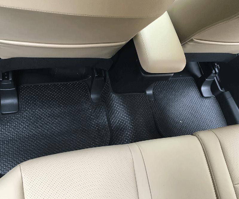mẫu thảm lót sàn ô tô bằng cao su KATA trên xe xpander ​
